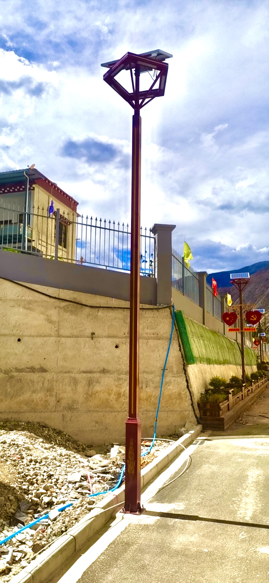 1迪庆州景观太阳能路灯.jpg 1迪庆州景观太阳能路灯.jpg