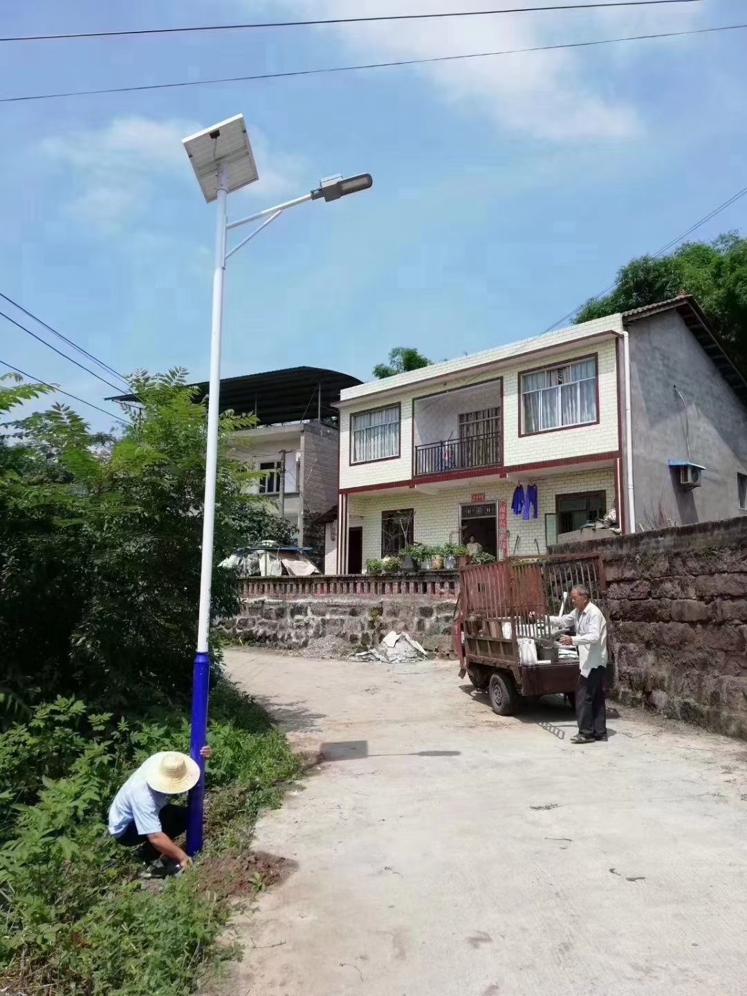 道路照明太阳能灯怎么接线?