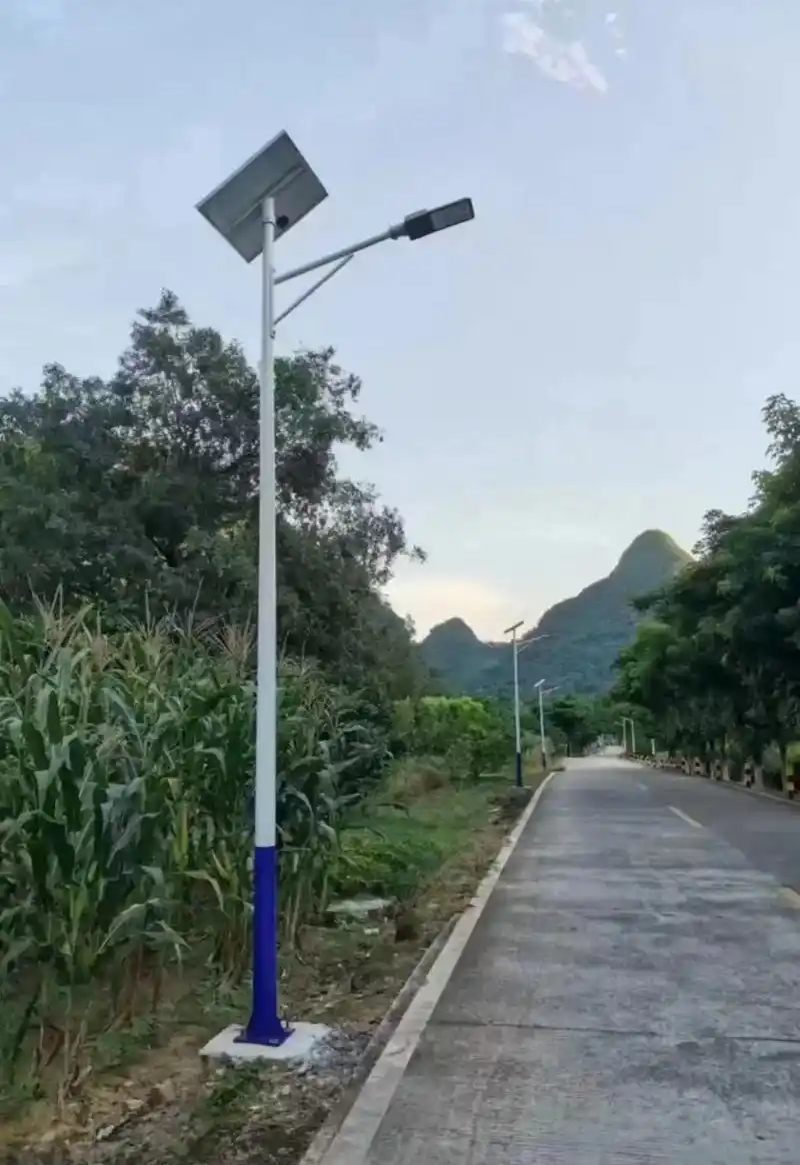 节能减排新时代，太阳能路灯点亮绿色生活
