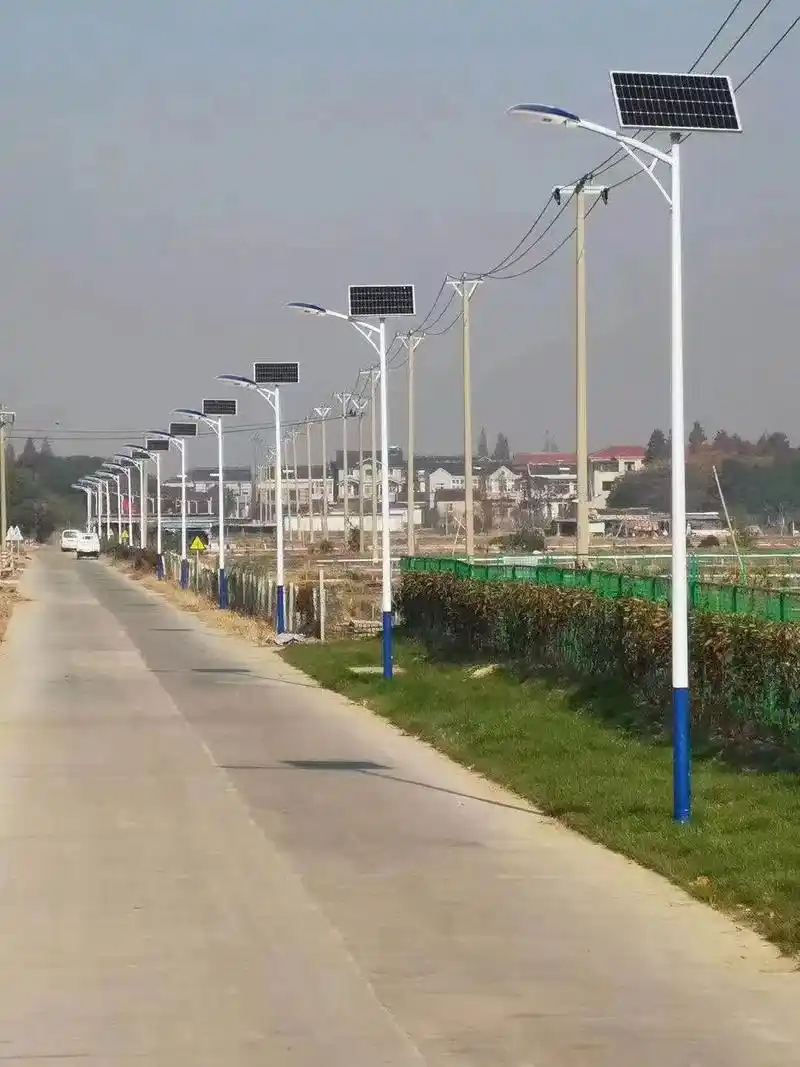 太阳能路灯价格对比：一体化与分体式，谁更划算